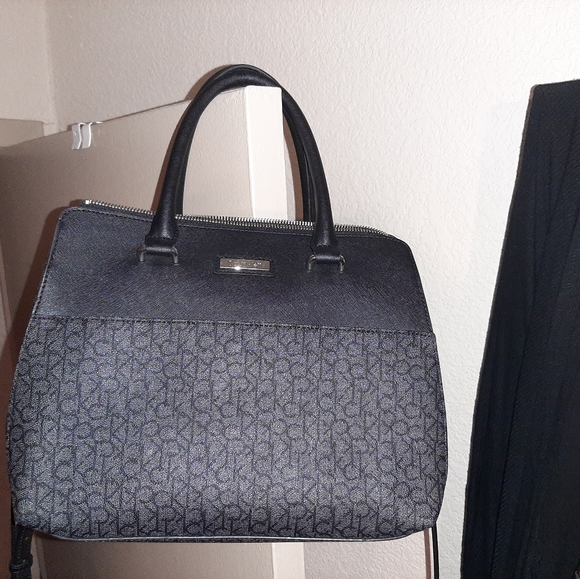 Med Signature Calvin Klein - Picture 8 of 9